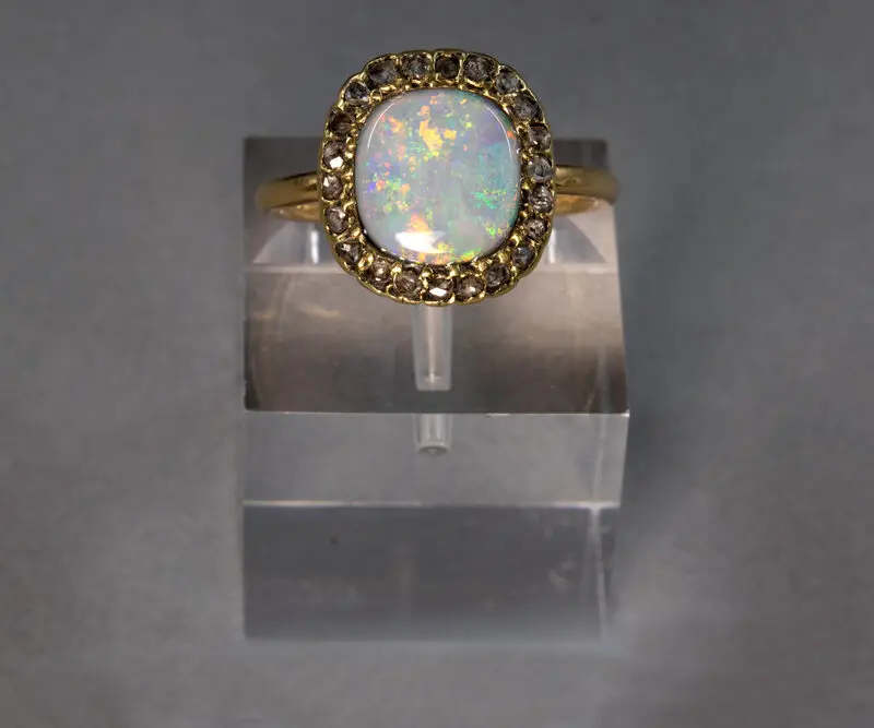 Bague 1900 opale et diamants