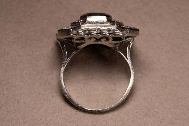 Bague platine saphir années 30