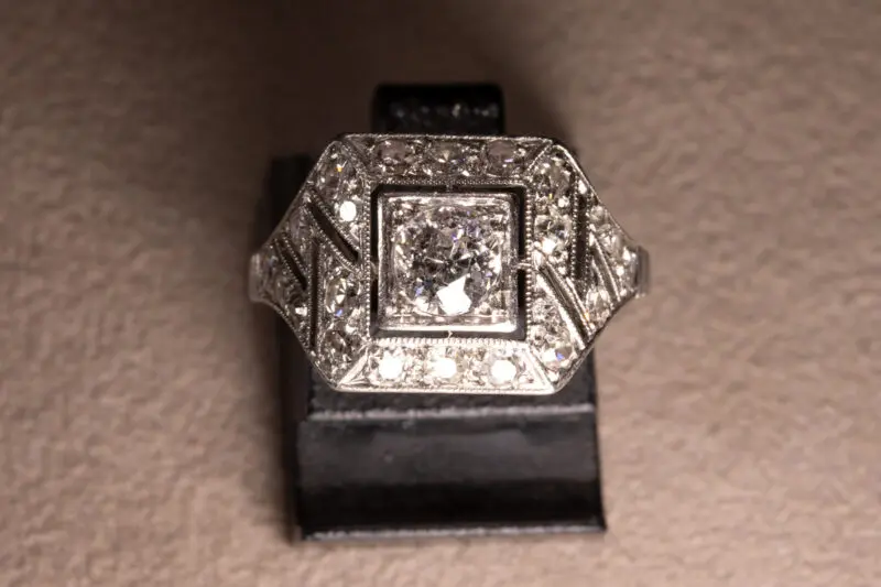 Bague carrée platine diamants 1930