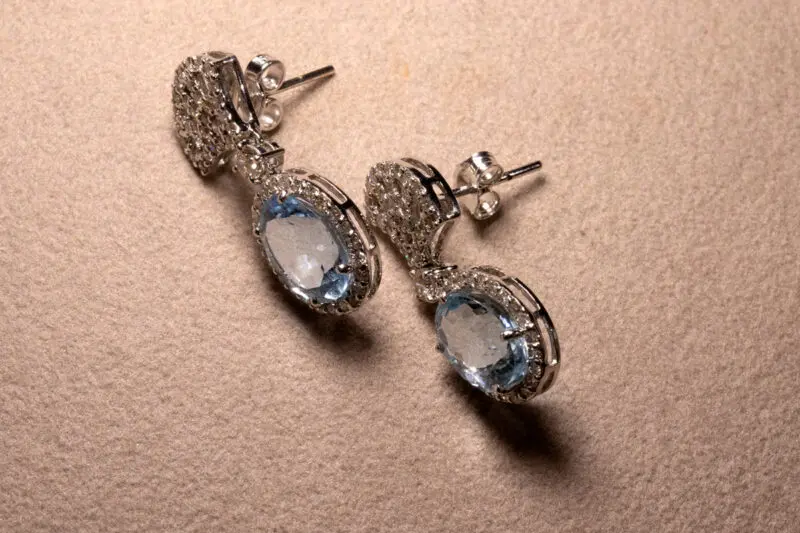 Boucles d'oreilles pendants aigue-marine diamants