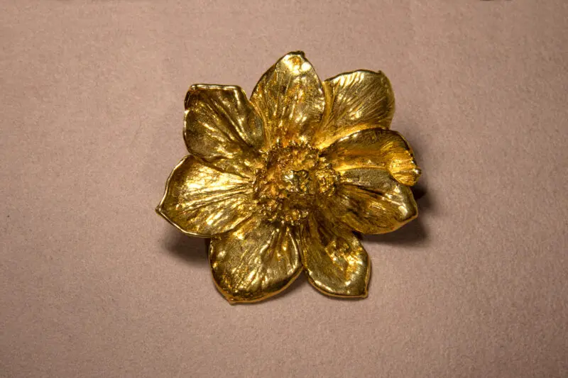 Broche Claude Lalanne en or